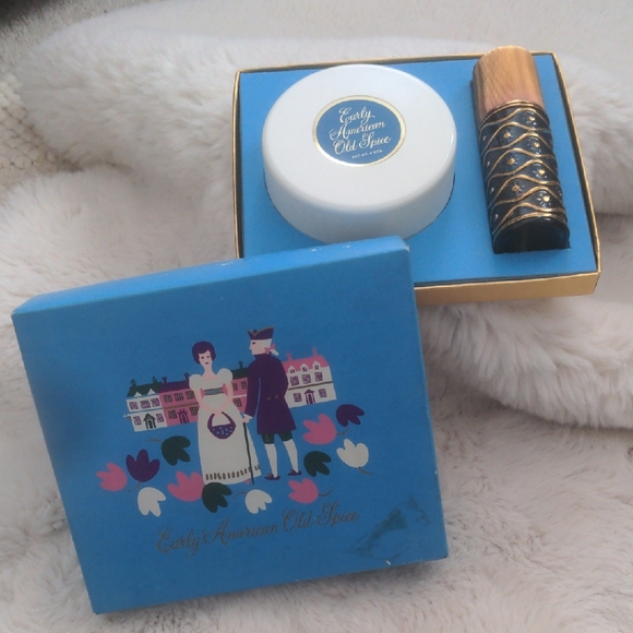 Shulton Other - Early American Old Spice Gift Set • Vintage Shulton • Cologne & Dusting Powder